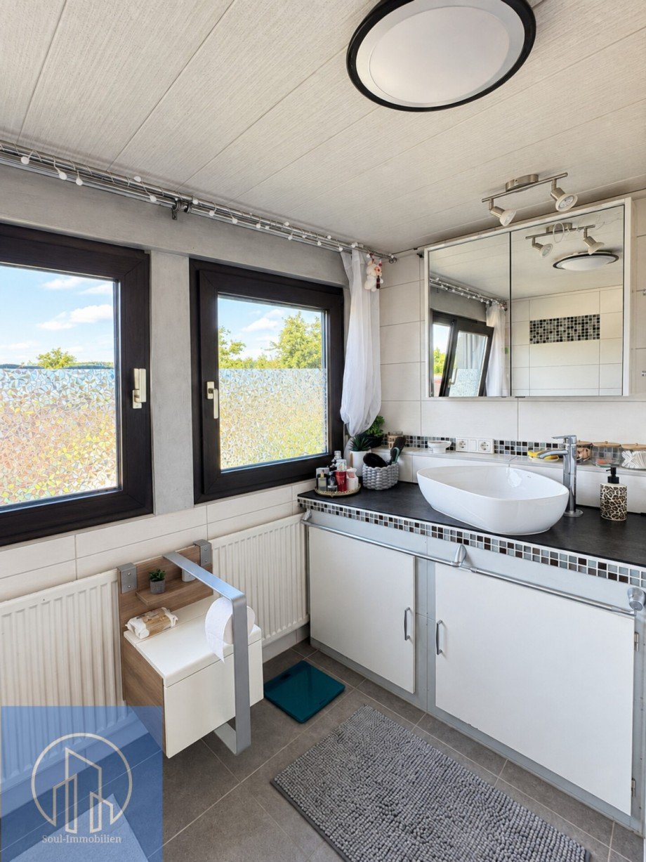 3.DG - WO - Badezimmer und WC 1.0 Mehrfamilienhaus Hersbruck