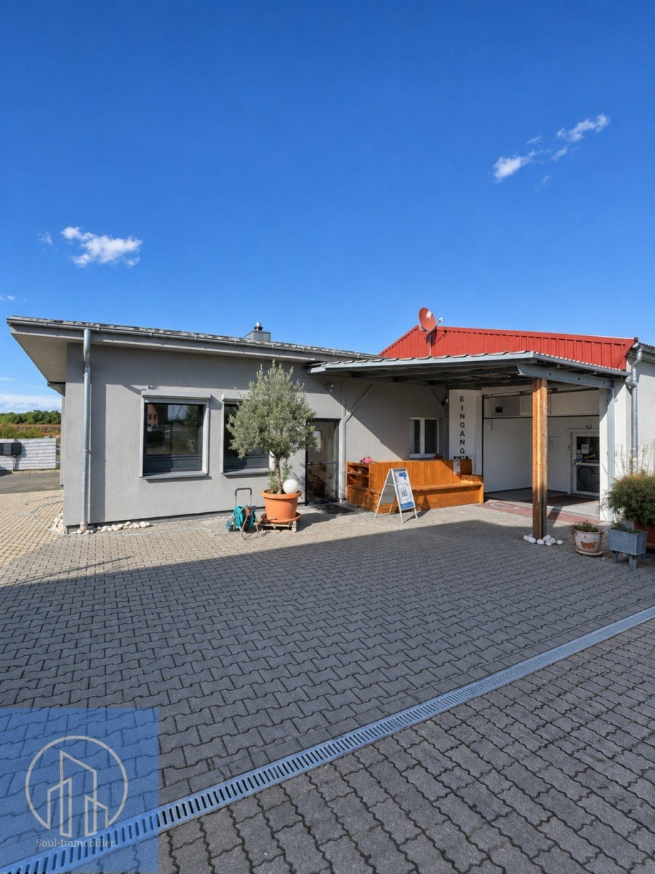 Eingangsbereich Wohnung und Gewerbe Wohn- / Gesch�ftshaus Oberasbach