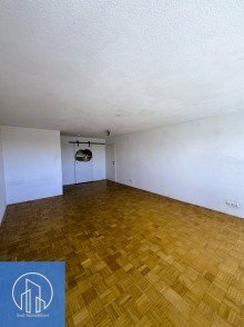 Wohnzimmer 1.0 Lichtdurchflutete 3-Zimmer-Wohnung mit 3 Balkonen, Aufzug & Garage - Wohnen mit Weitblick 90427 Nbg