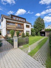 Hauptbild Drei Wohnungen, großer Garten, Pool und Werkstatt: Mehrfamilienhaus in Hersbruck