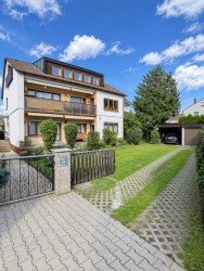 Hauptbild Drei Wohnungen, großer Garten, Pool und Werkstatt: Mehrfamilienhaus in Hersbruck