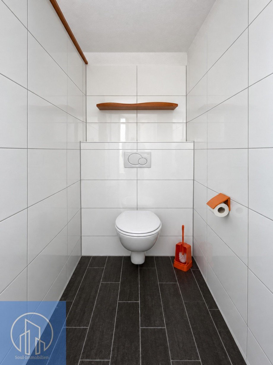 Badezimmer und WC 1.1 Wohn- / Gesch�ftshaus Oberasbach