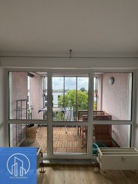 Bild (a30096075390a1bb51f0f05271edc16f): Familienfreundliche 3,5-Zimmer-Wohnung mit West-Loggia, EBK & Tiefgaragenstellplatz