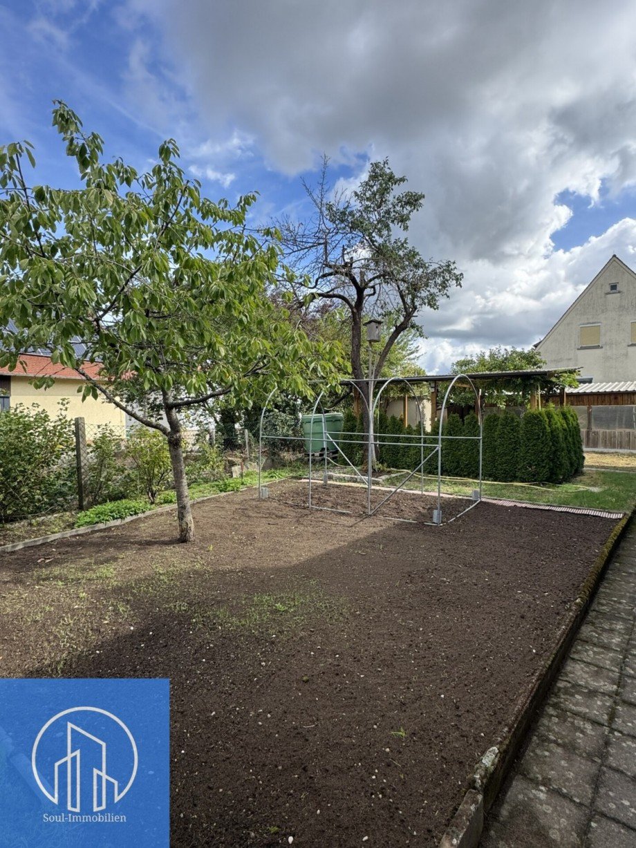 Garten 1.0 Dachgeschosswohnung Zirndorf-Weinzierlein