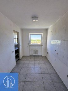 K�che 1.0 Lichtdurchflutete 3-Zimmer-Wohnung mit 3 Balkonen, Aufzug & Garage - Wohnen mit Weitblick 90427 Nbg