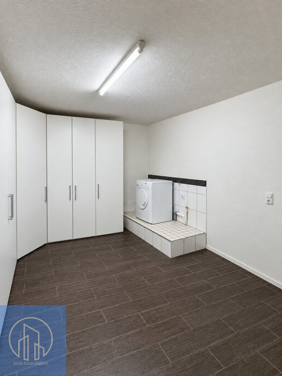 Ankleideraum Wohn- / Gesch�ftshaus Oberasbach