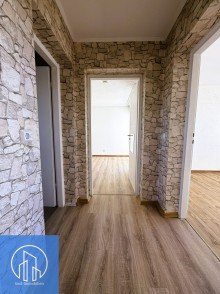 Flur Lichtdurchflutete 3-Zimmer-Wohnung mit 3 Balkonen, Aufzug & Garage - Wohnen mit Weitblick 90427 Nbg