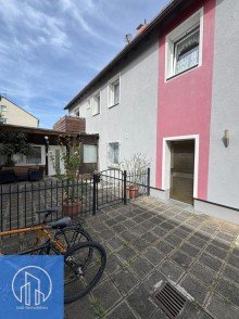 Au�enansicht 1.4 Top-Kapitalanlage: Mehrfamilienhaus mit 5 Wohneinheiten, alle vermietet.
